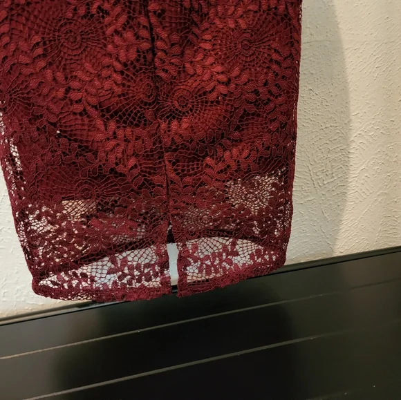 GUESS Burgundy Midi Open Shoulder Lace Dress - Picture 6 of 8